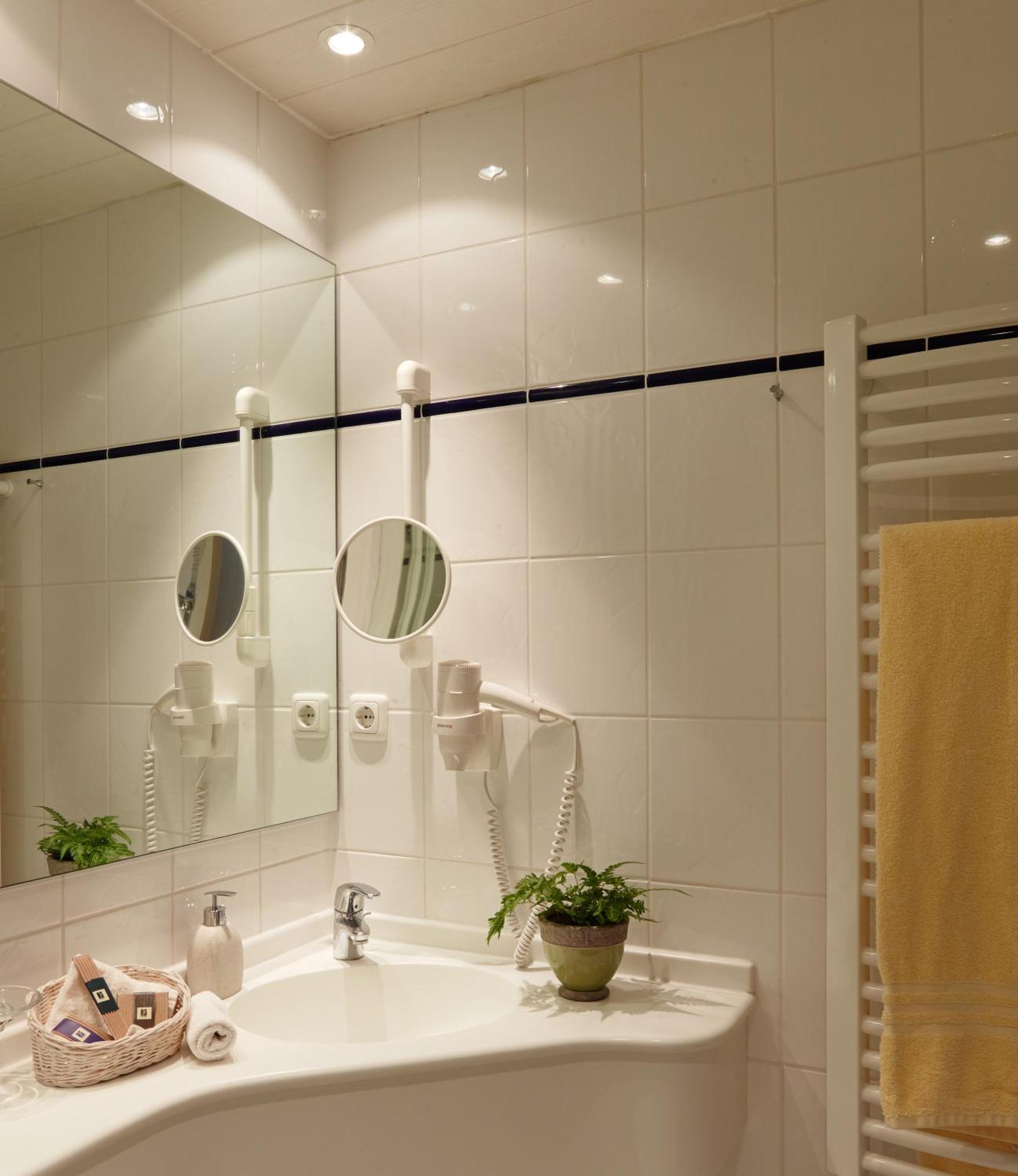 Menschels Vitalresort Meddersheim Zimmer foto